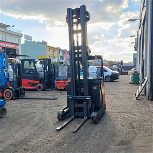 LINDE R16-1120  Reach Truck (F1.6062)