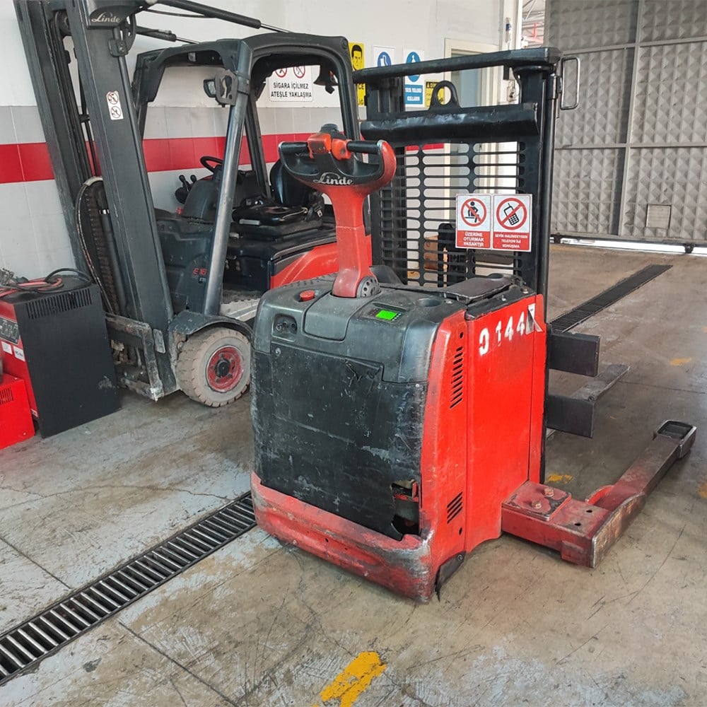 LINDE L16AS-131  Elektrikli İstifleyici (F1.D-0144)