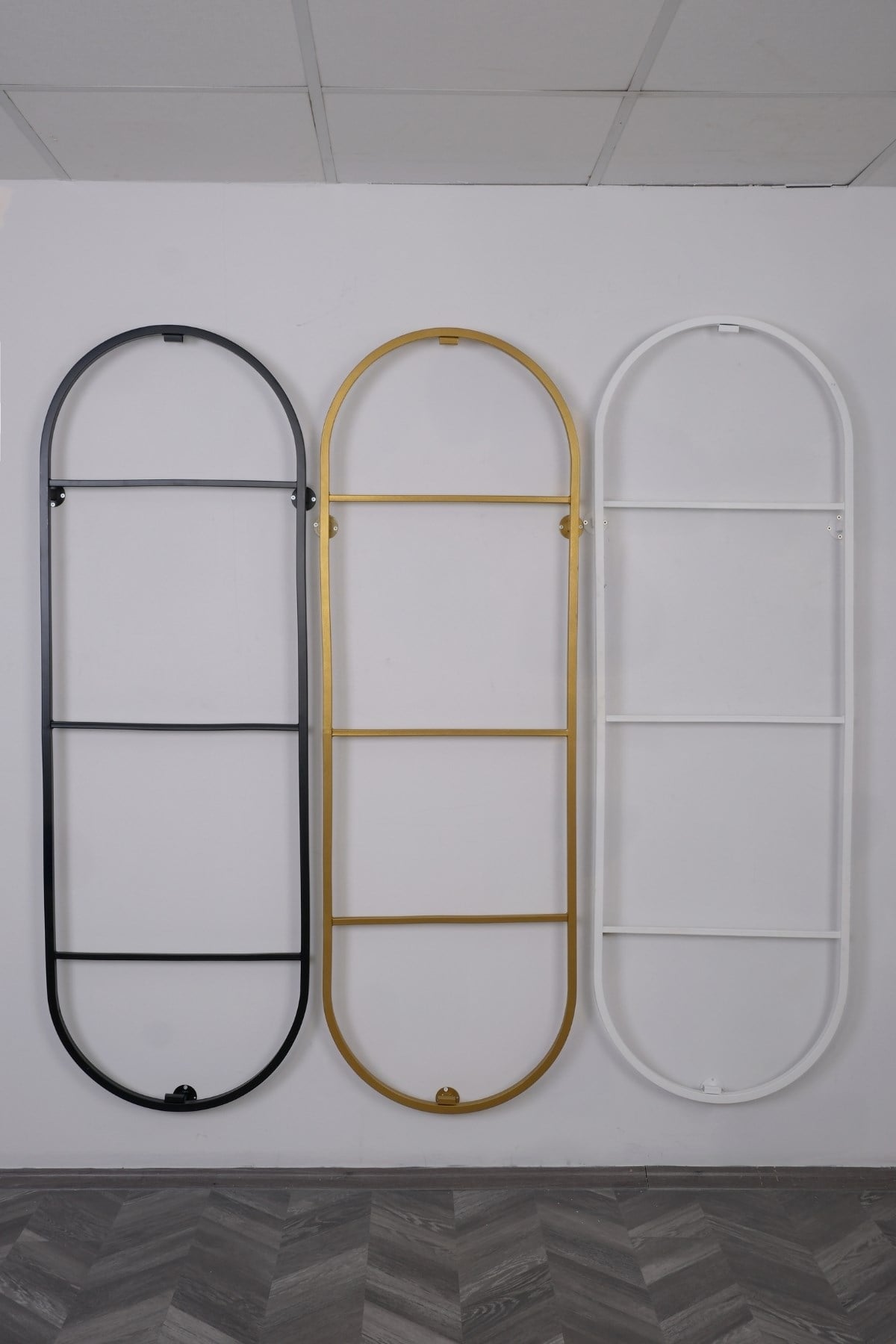 Duvara Monte Ayna Çerçevesi Gold