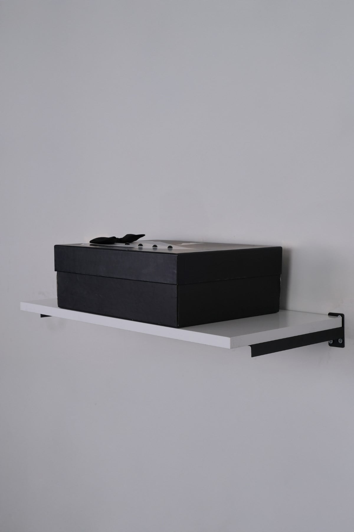 Duvara Monte Raf Kolu