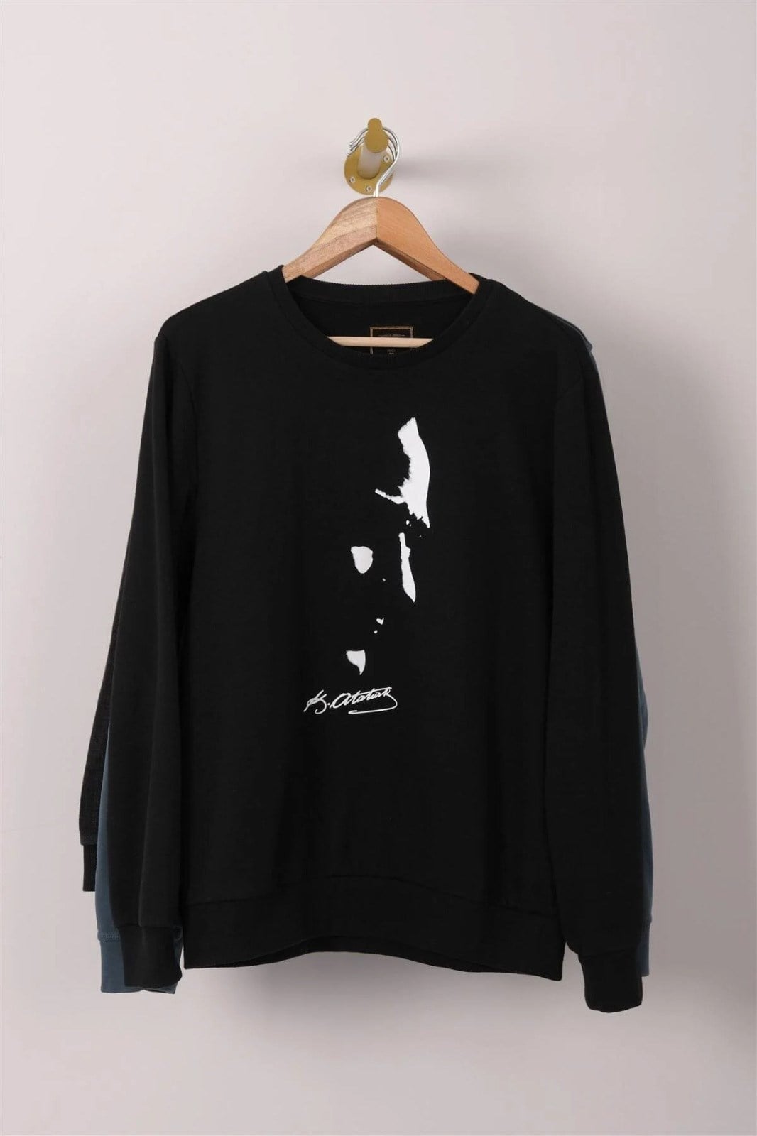 Duvara Monte Yuvarlak Borudan Baston Gold Boyalı