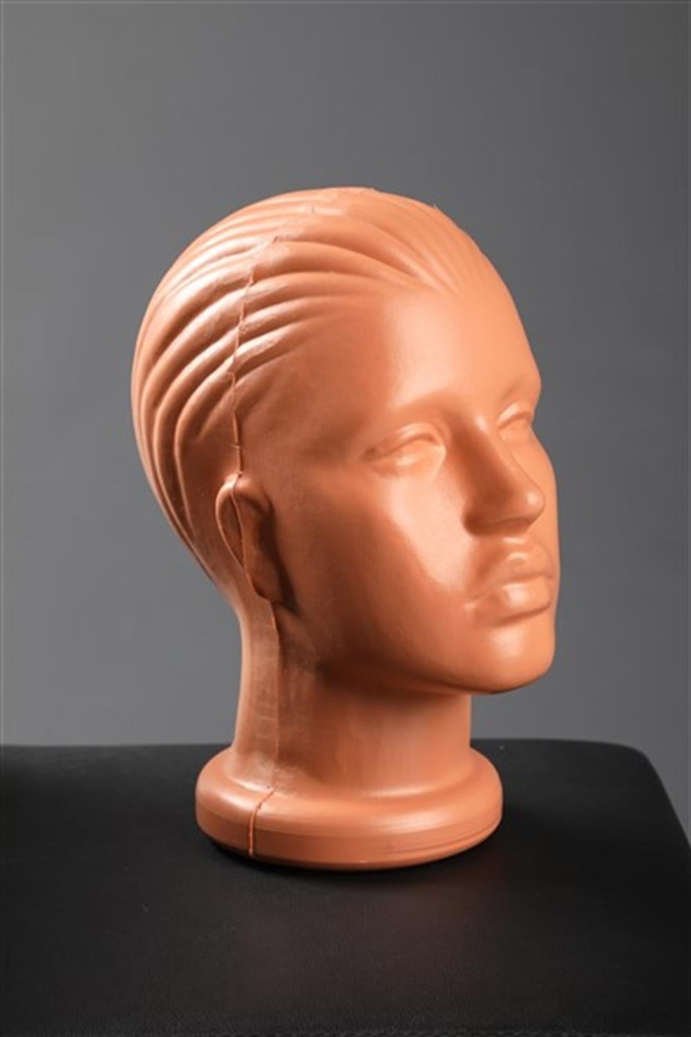 Kafa Kısa Bayan Manken