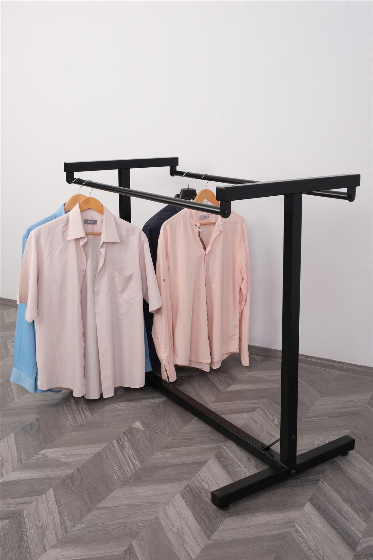 T Masa Orta Stand