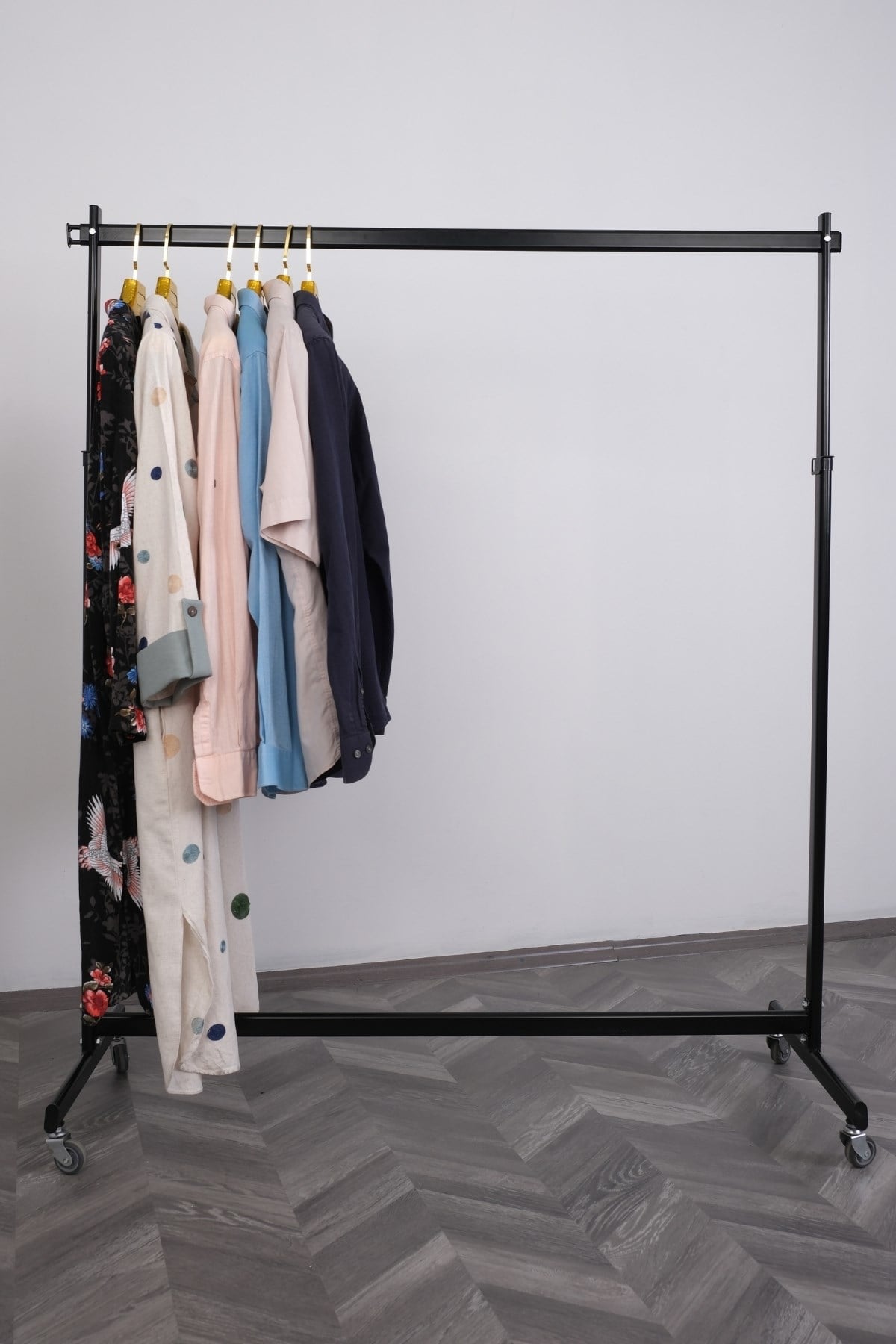 Yandan Çıkmalı Tekli Ayarlı Lüks Boyalı Stand