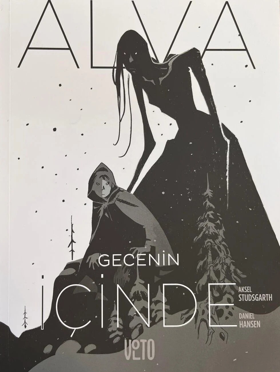 Alva Gecenin İçinde (Sert Kapak)