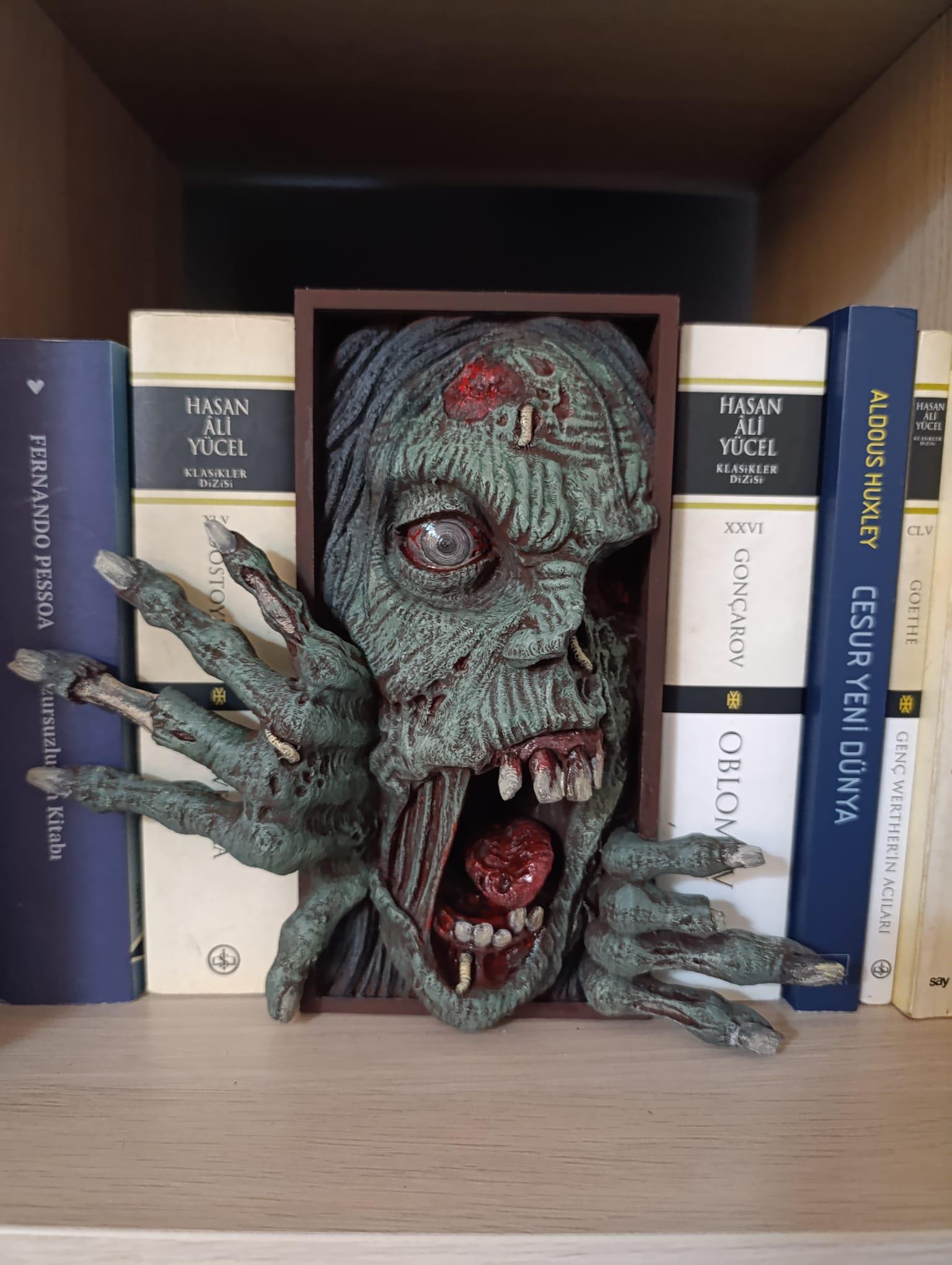 Book Nook Zombie