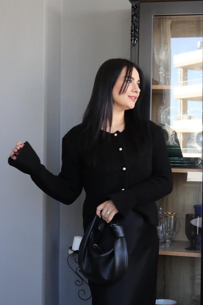 Büzgü Kollu İnci Düğmeli Hırka
