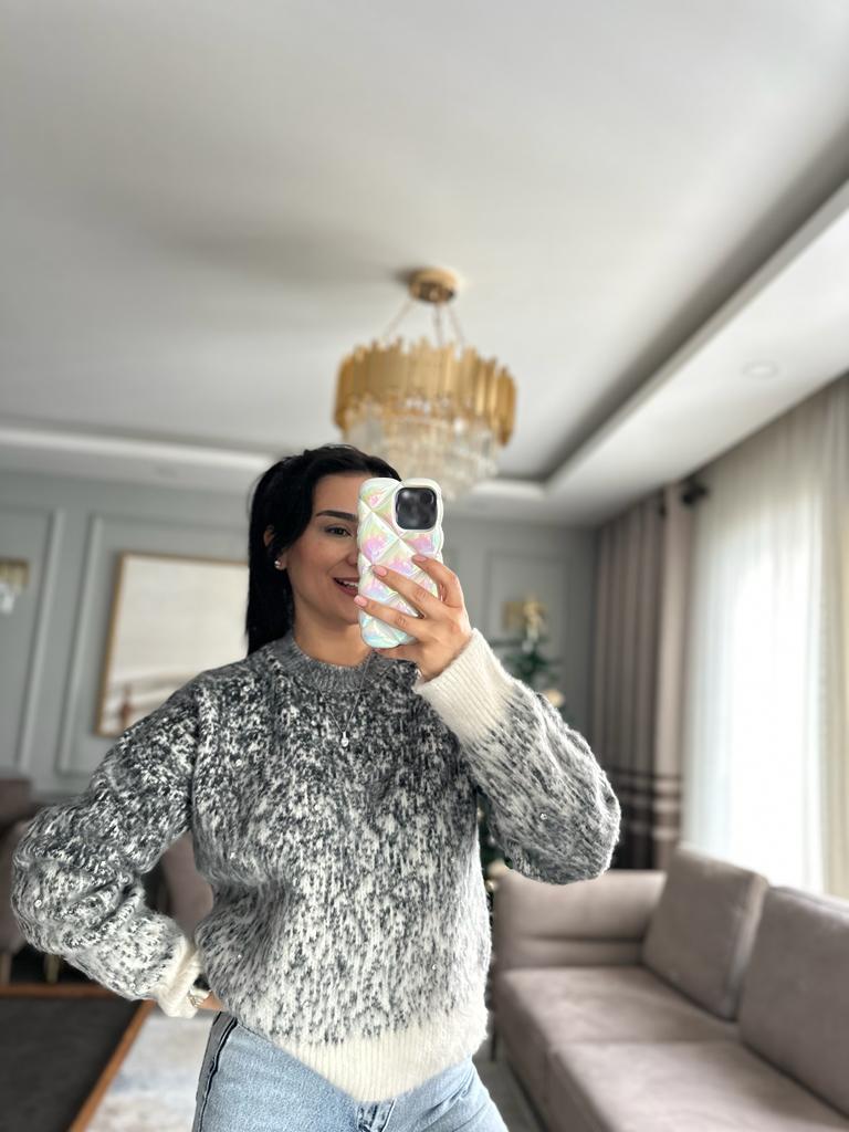 İki Renkli Taş İşlemeli Kazak