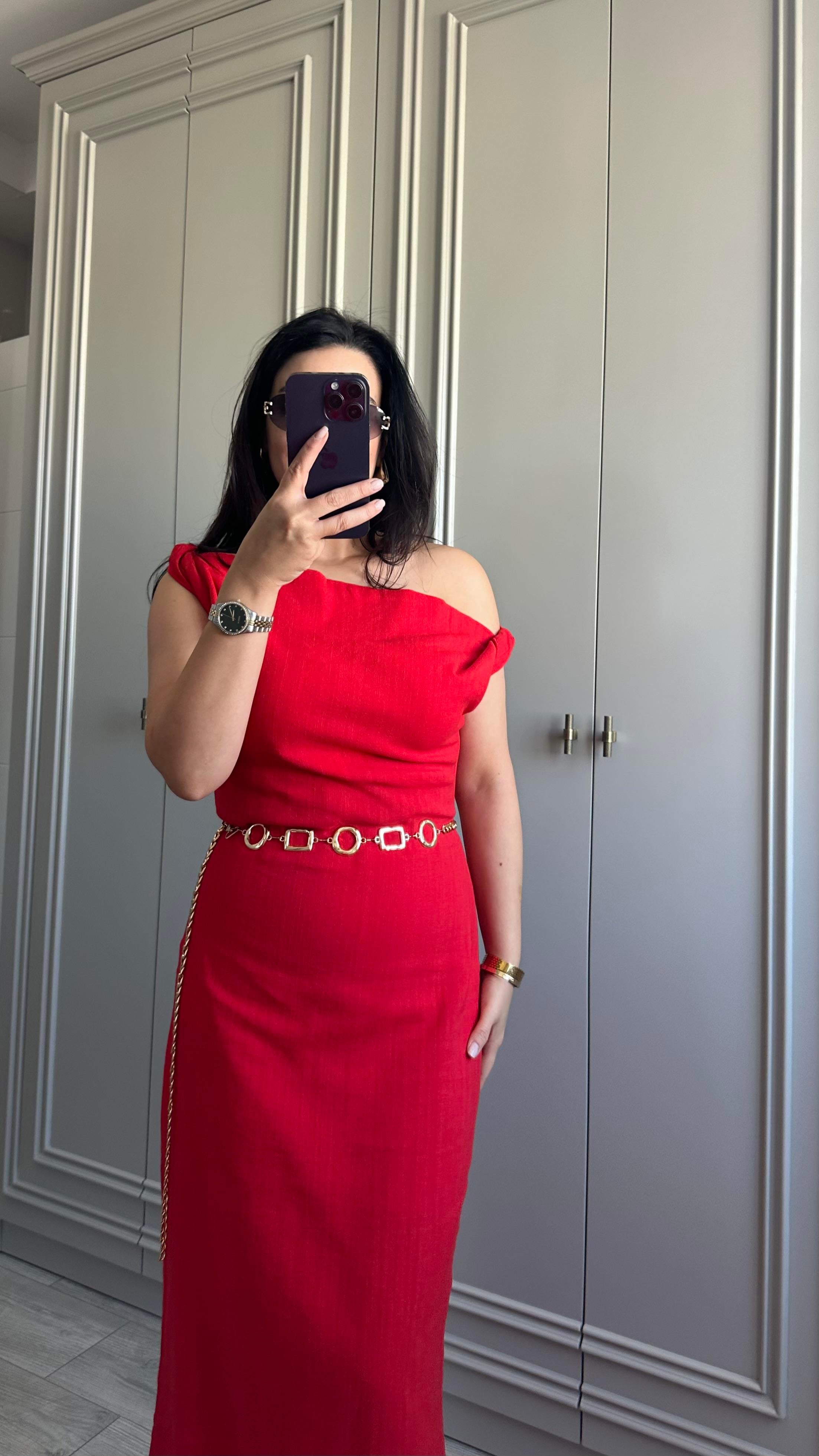 Kırmızı Keten Elbise 