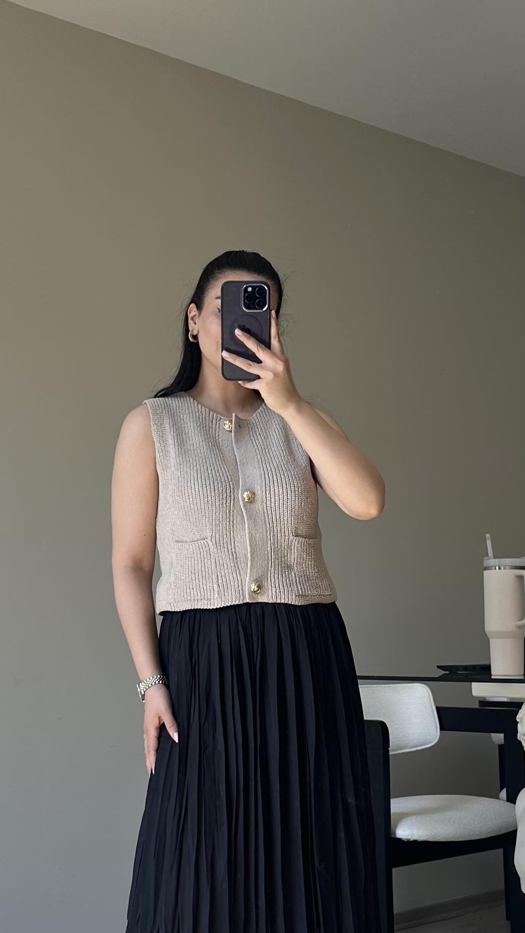 Lois Gold Düğmeli Triko Yelek -Taş