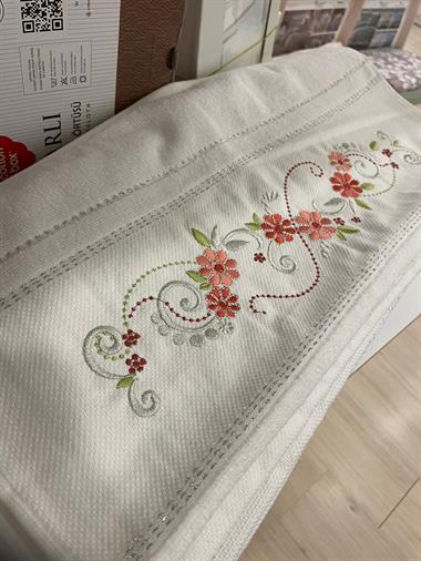 ÖZDİLEK SEDA BEYAZ HAVLU (50x90) NAKIŞLI