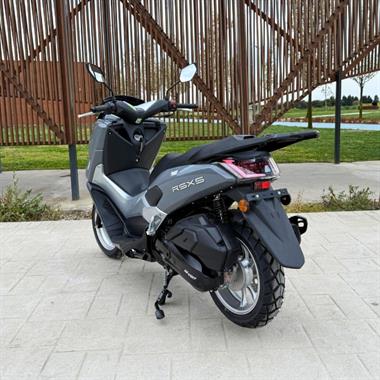 Revolt RSX5 149,6 cc Scooter Motosiklet