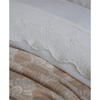 Apricitas Madrid Beige Çift Kişilik Yatak Örtülü Krep Nevresim Takımı 7 Parça
