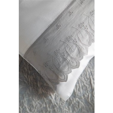 Apricitas Toledo Gri Çift Kişilik Yatak Örtülü Nevresim Takımı 7 Parça