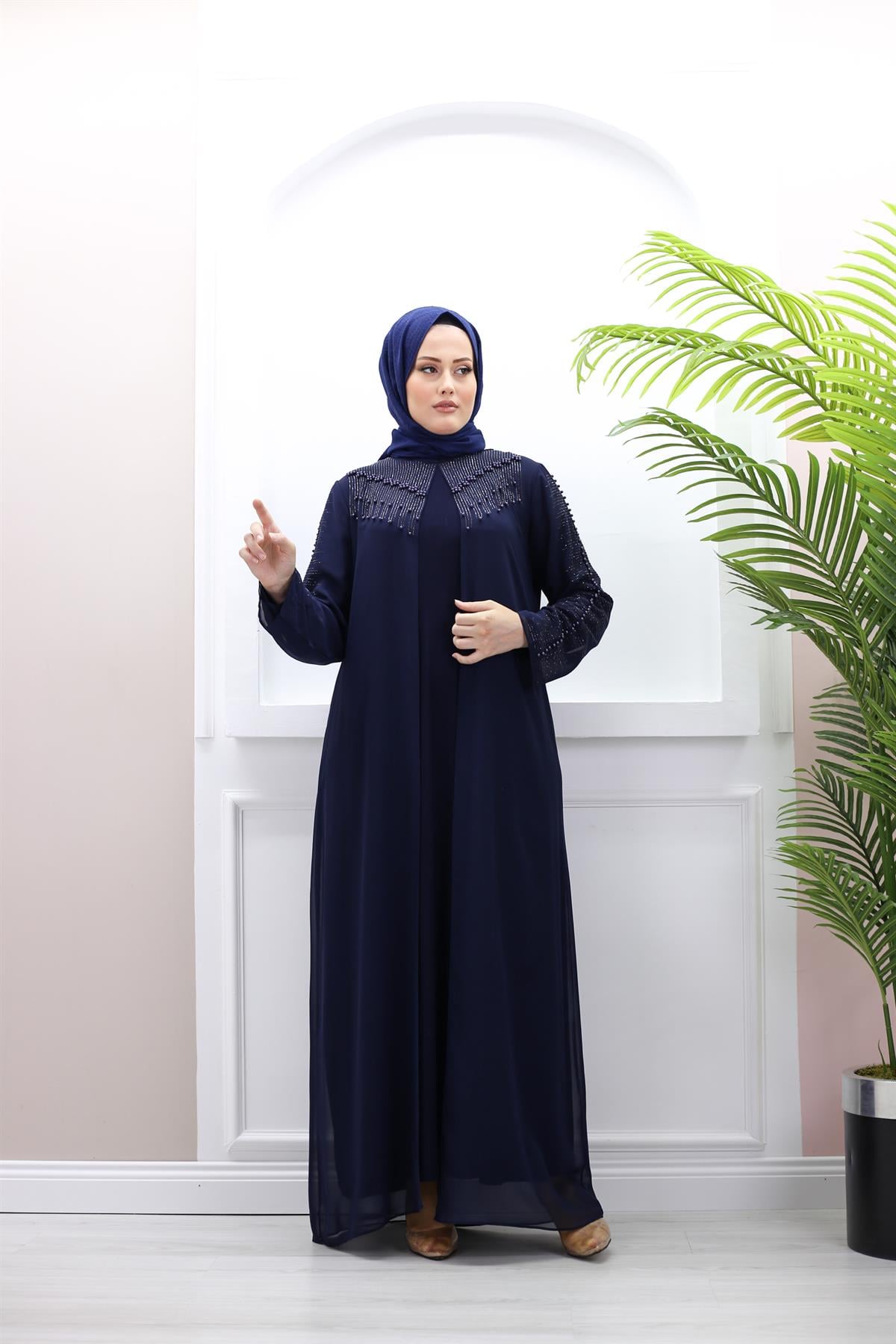 Taş işlemeli şifon elbise