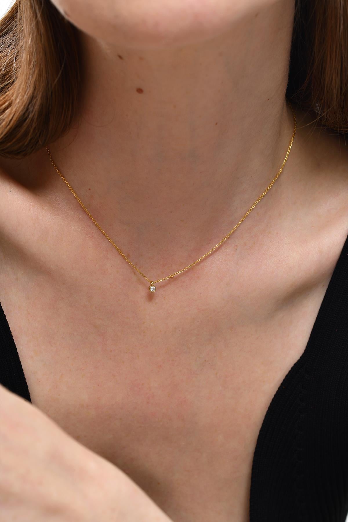 0.03 carat Pırlanta Tektaş Kolye