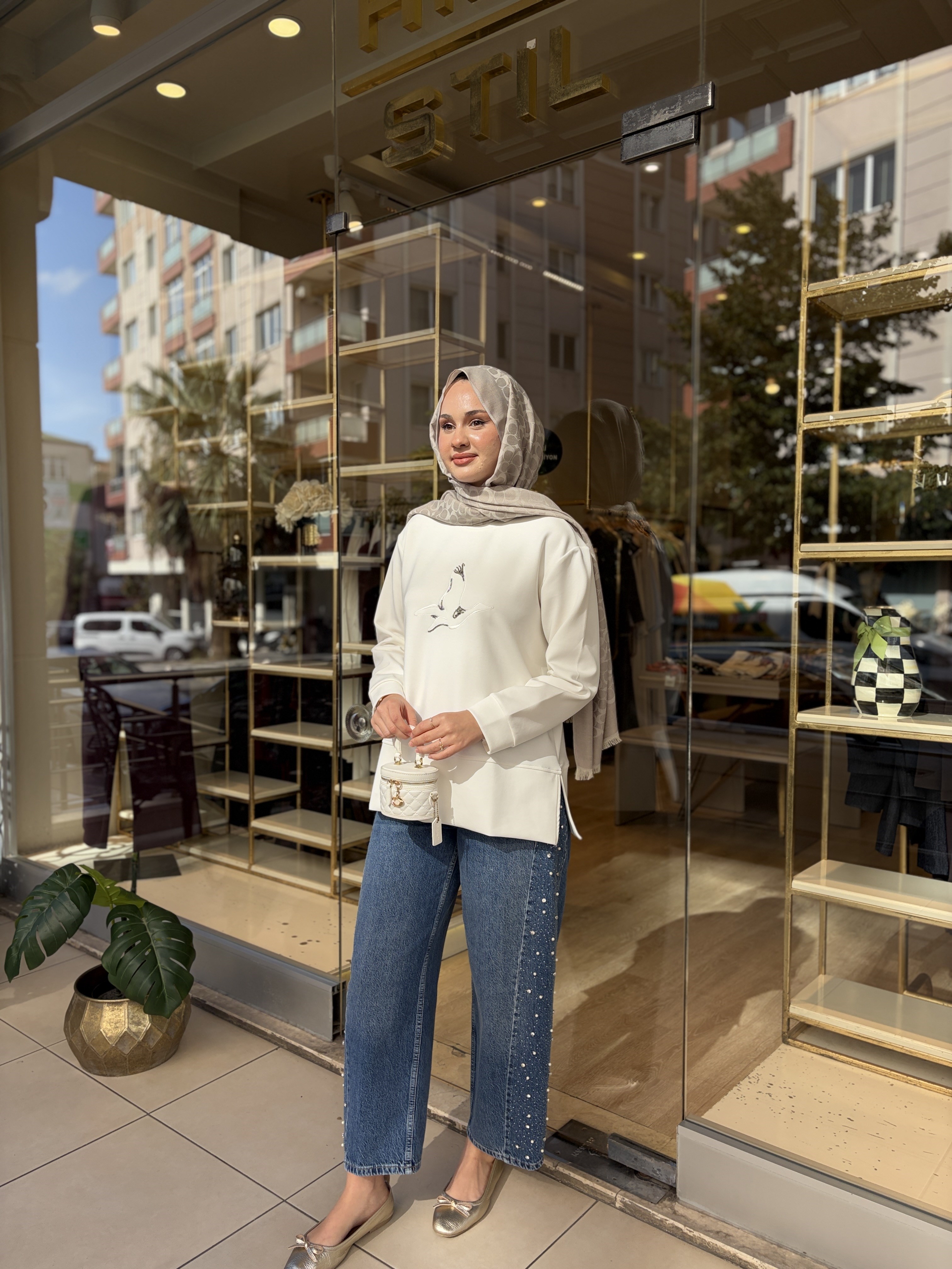 1000 NAKIŞ DETAYLI SWEAT BEYAZ