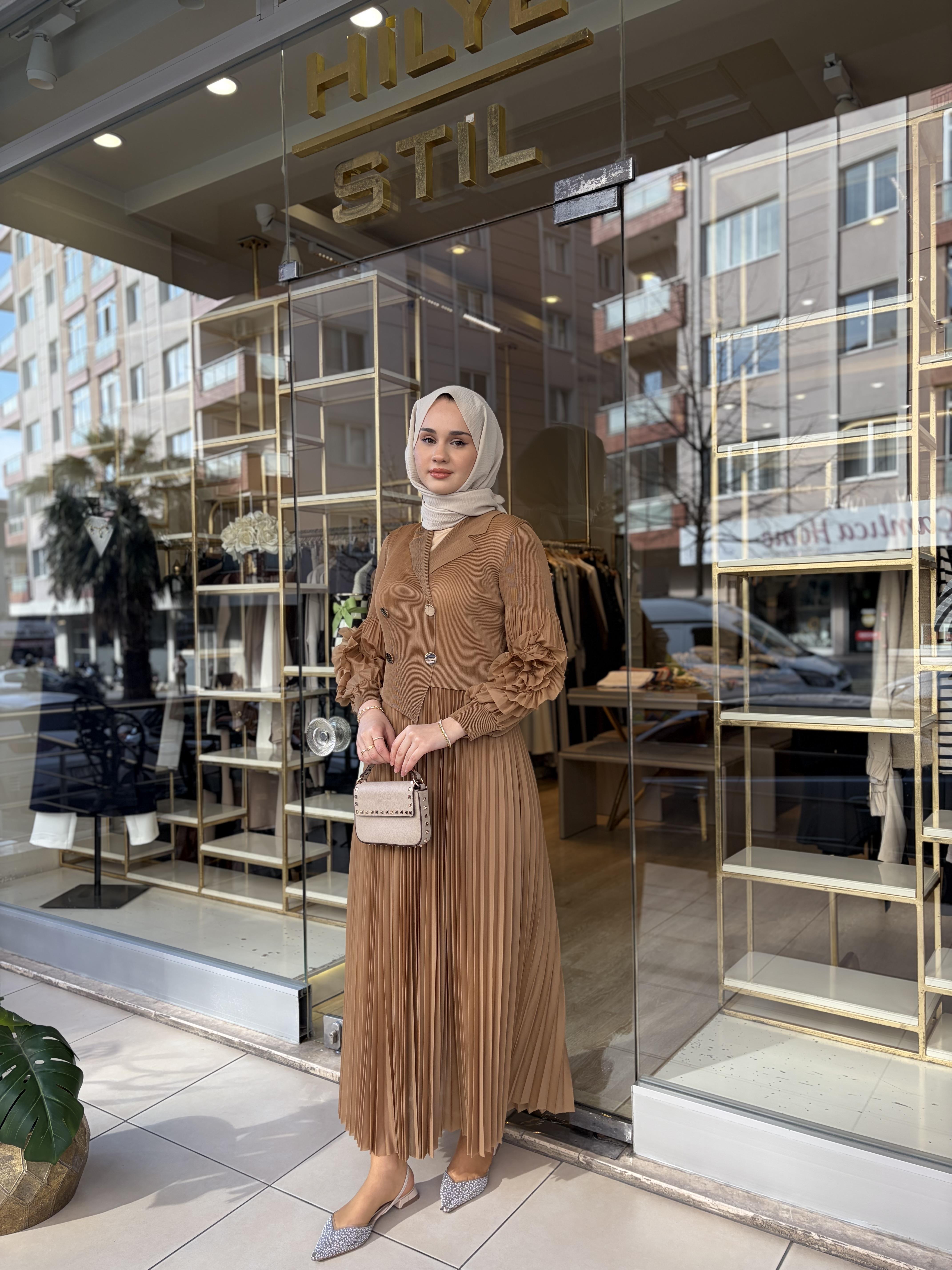 KOLLARI GÜLLÜ CEKET ELBİSE CAMEL