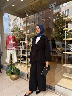 NUSS 1063 DEVRİK YAKA İŞLEMELİ KREP TAKIM SİYAH