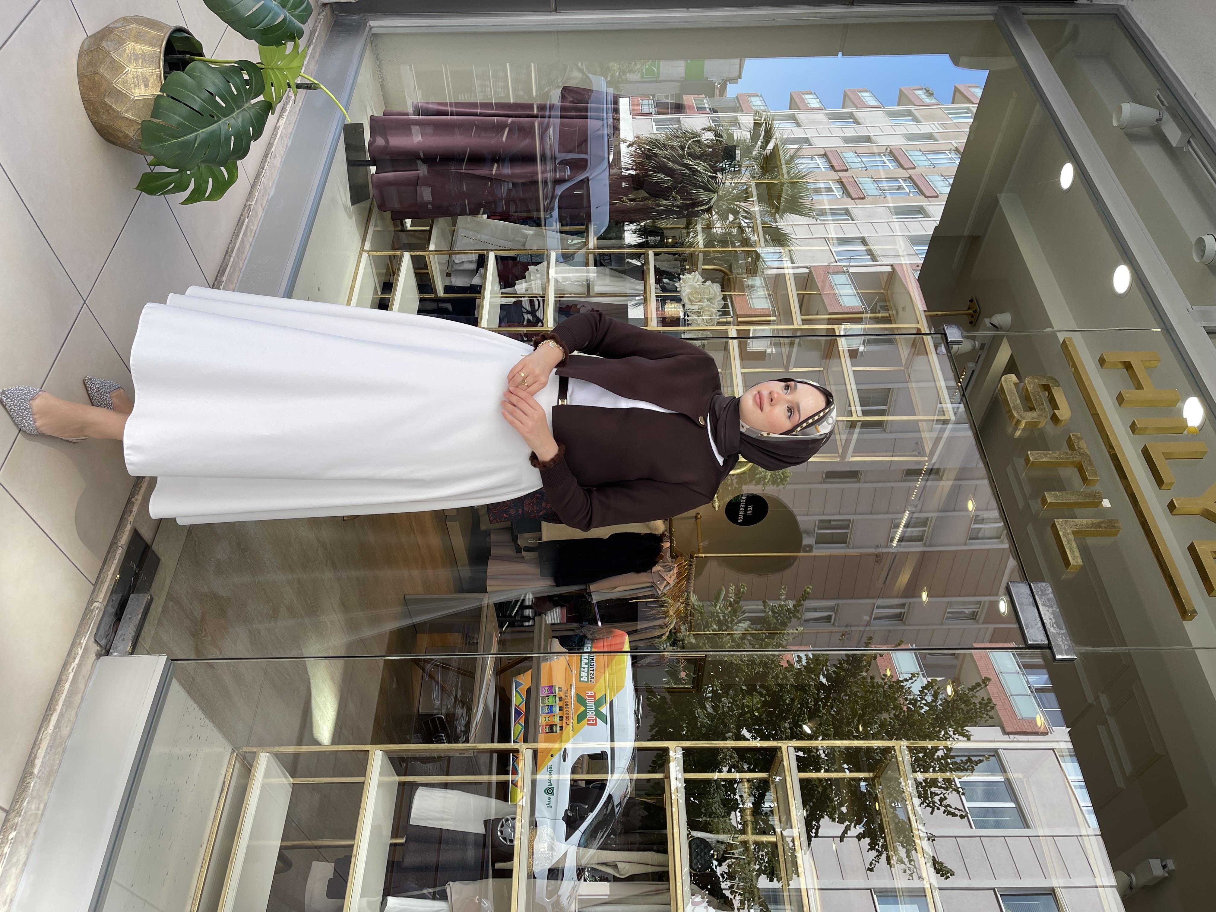 KOLU TÜYLÜ TRİKO MİNİ HIRKA KAHVERENGİ