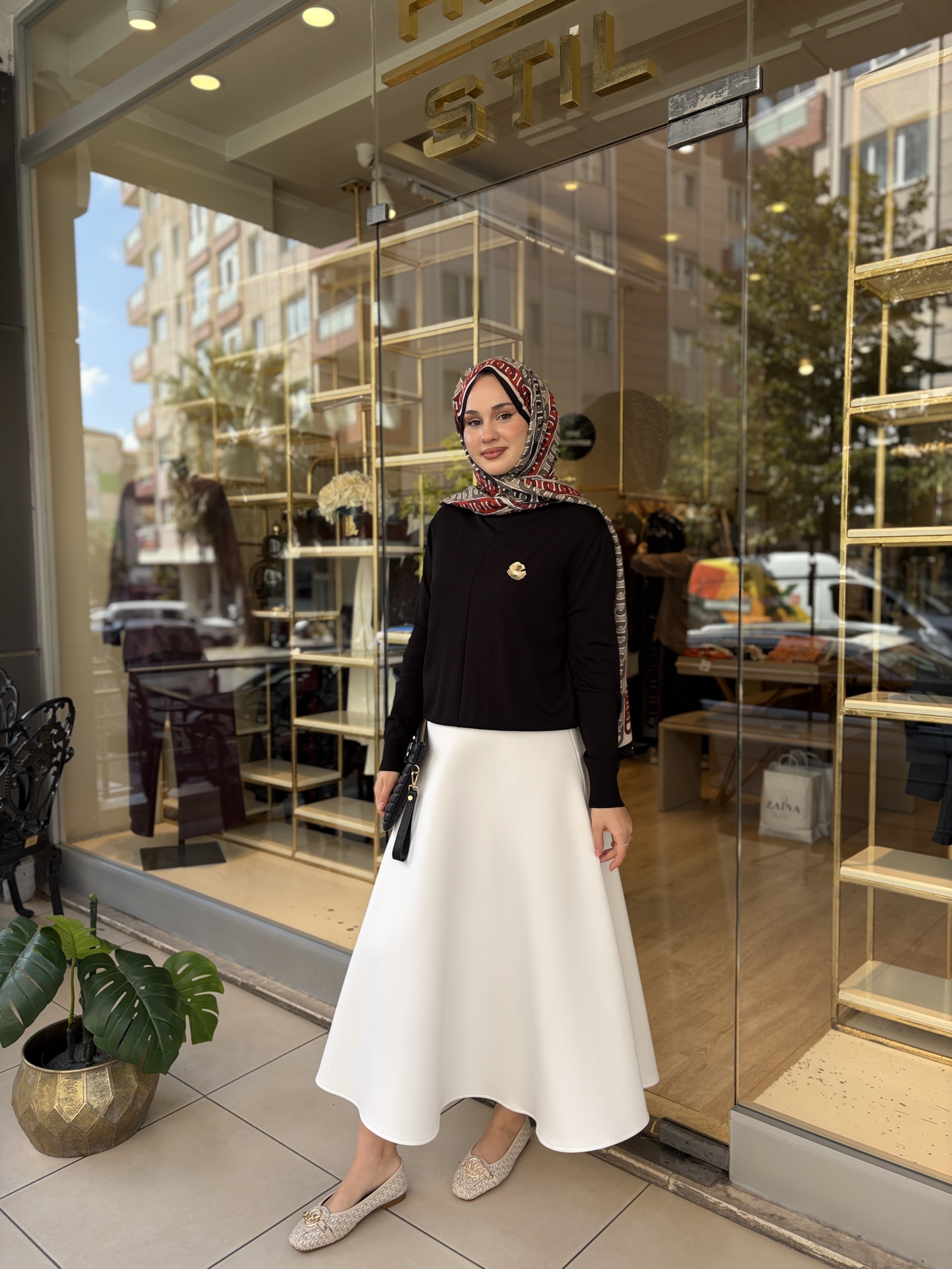 NUSS200 BROŞ DETAYLI YARIM BALIKÇITRİKOTUNİK SİYAH
