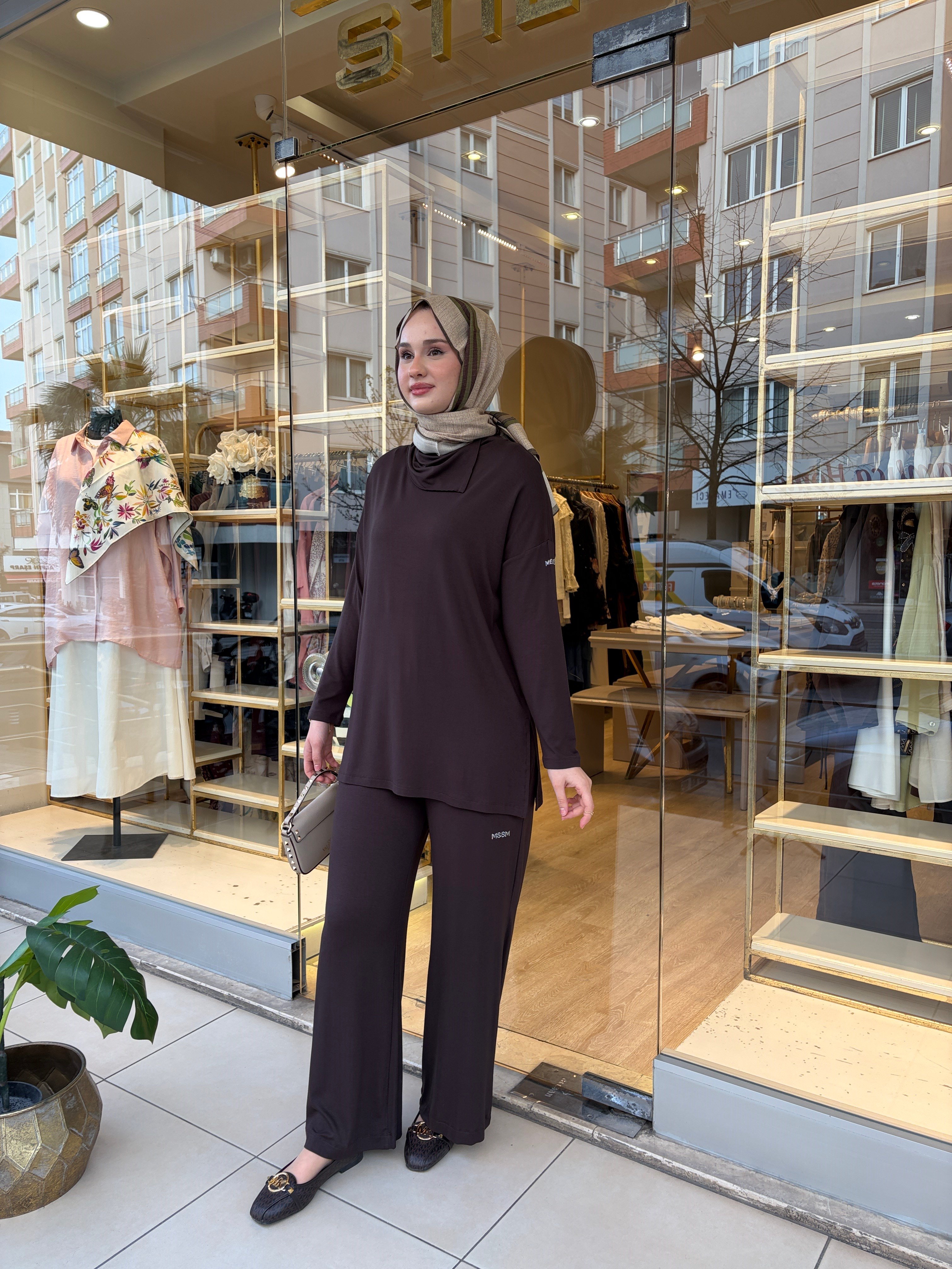 TAŞLI PANTOLON BİTTER