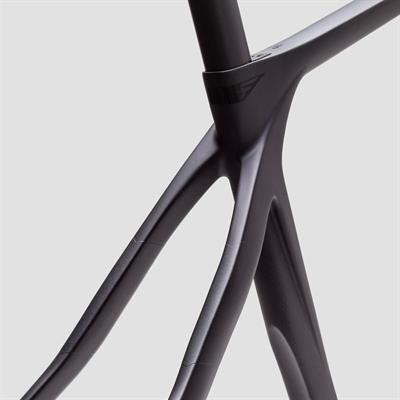 Pinarello Grevil F9 Siyah Kadro