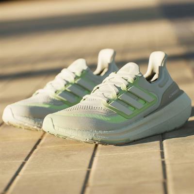 Adidas Ultraboost Light Kadın Yol Koşusu Ayakkabısı