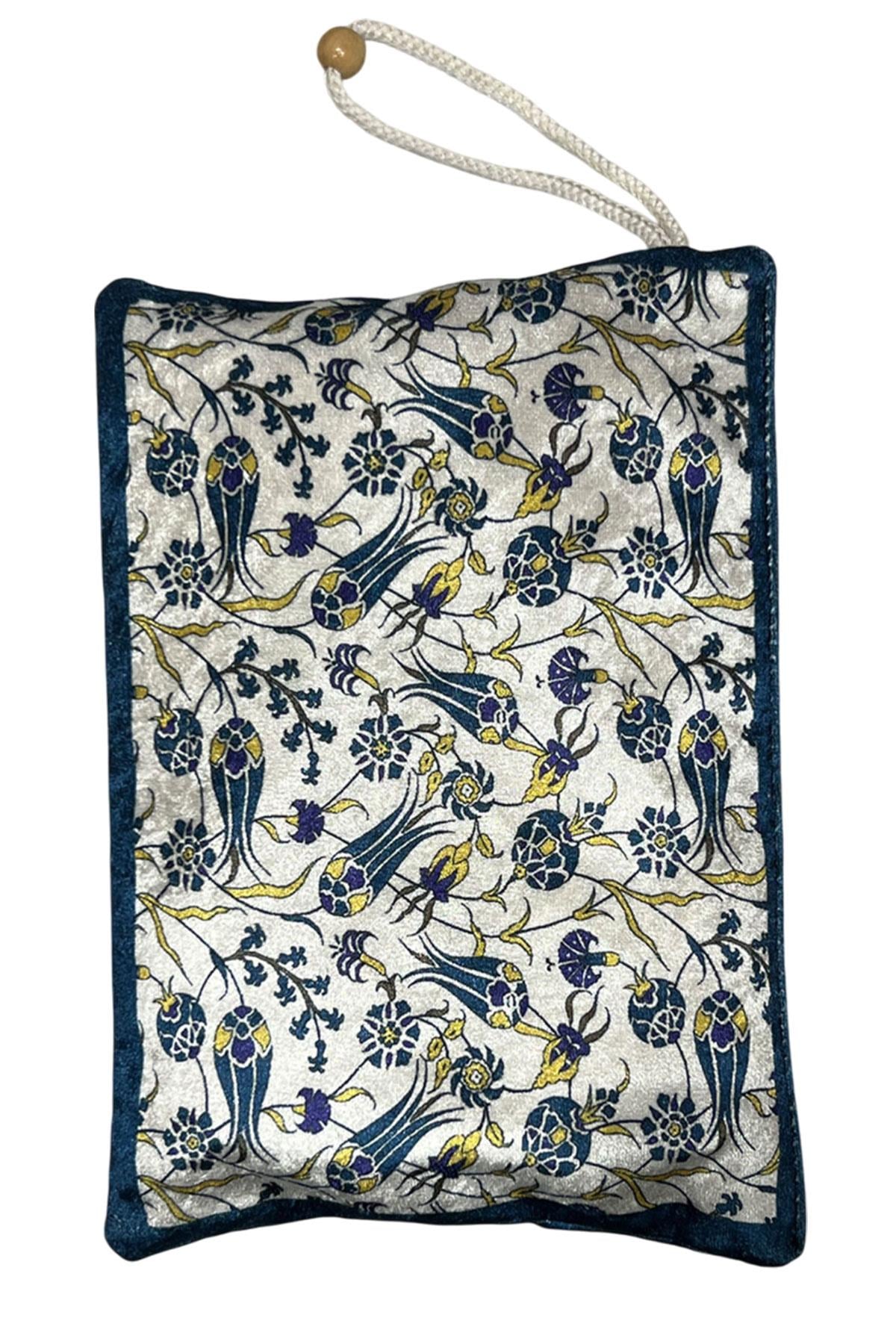 Çok Laleli Çantalı Seccade Mavi