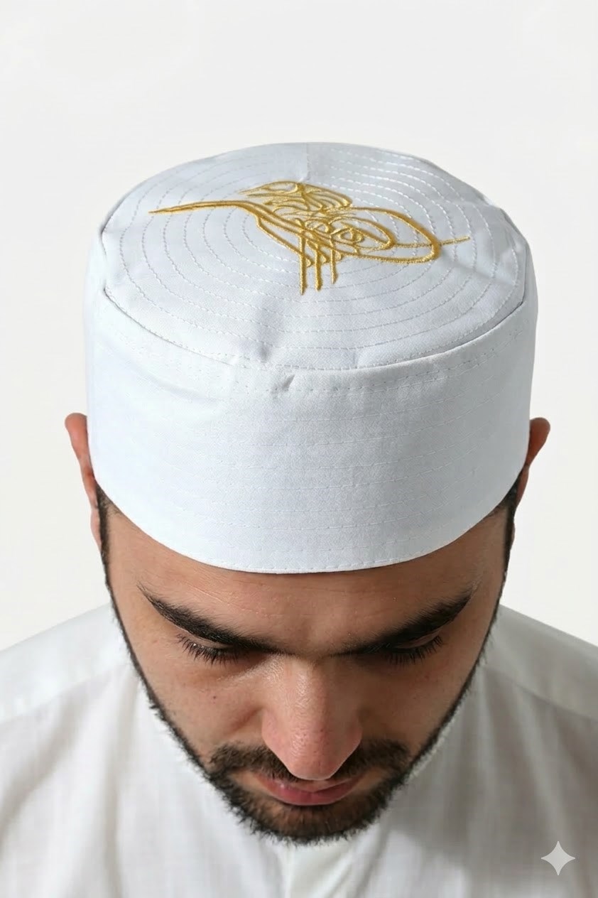 Osmanlı Tuğrası Nakışlı Kalıp Namaz Takkesi Beyaz