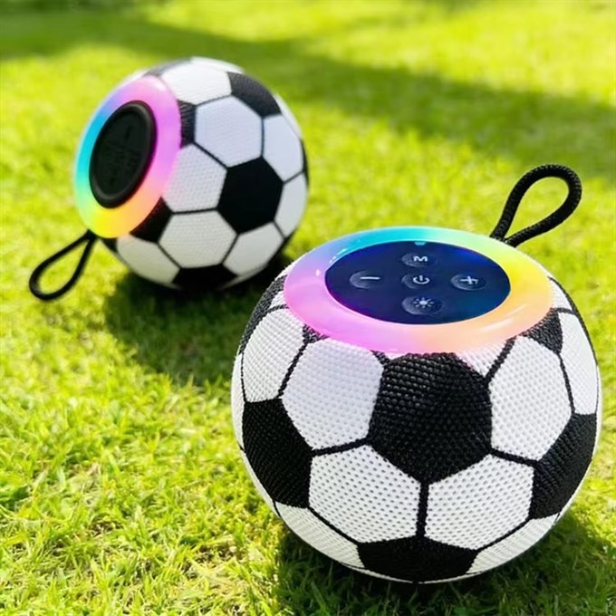 Futbol Topu Tasarımlı RGB Işıklı Taşınabilir Bluetooth Hoparlör