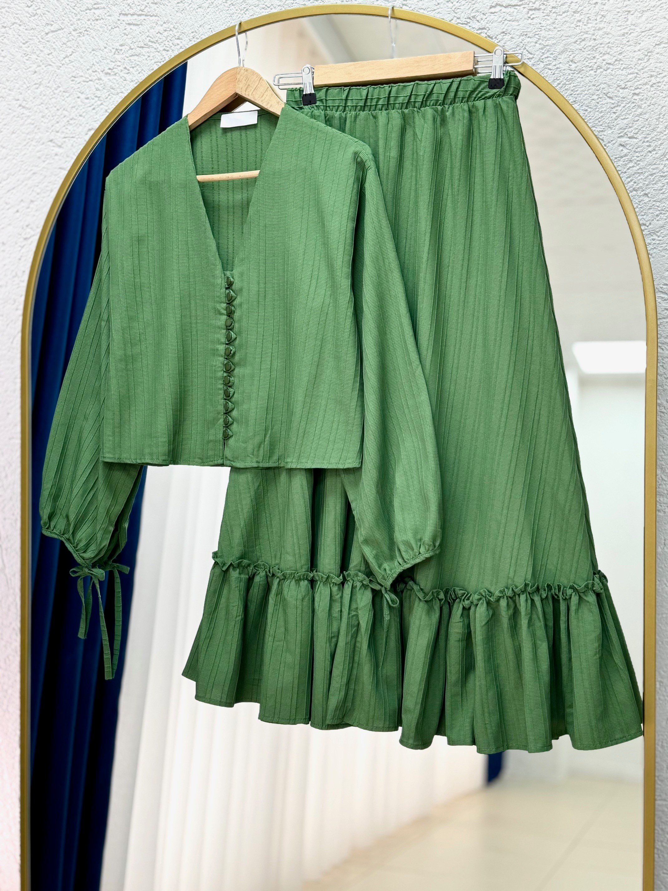 Ascona Kol Bağcıklı Boydan Düğmeli Etek Fırfırlı Dubai Takım-EK459 Yeşil