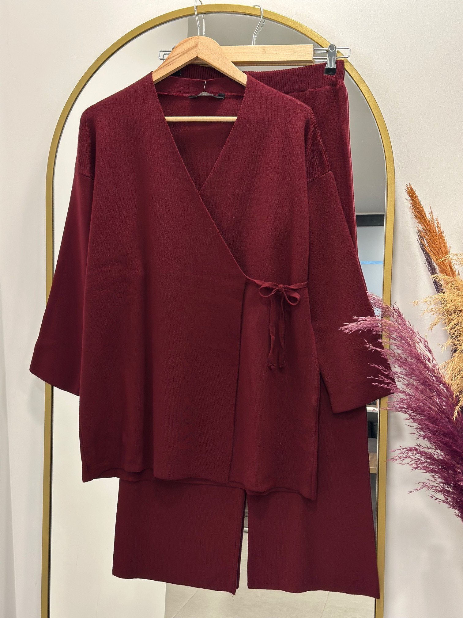 Asena Yanı Ve Önü Bağcıklı Hırkalı Pantolonlu Takım-KR3182 Bordo