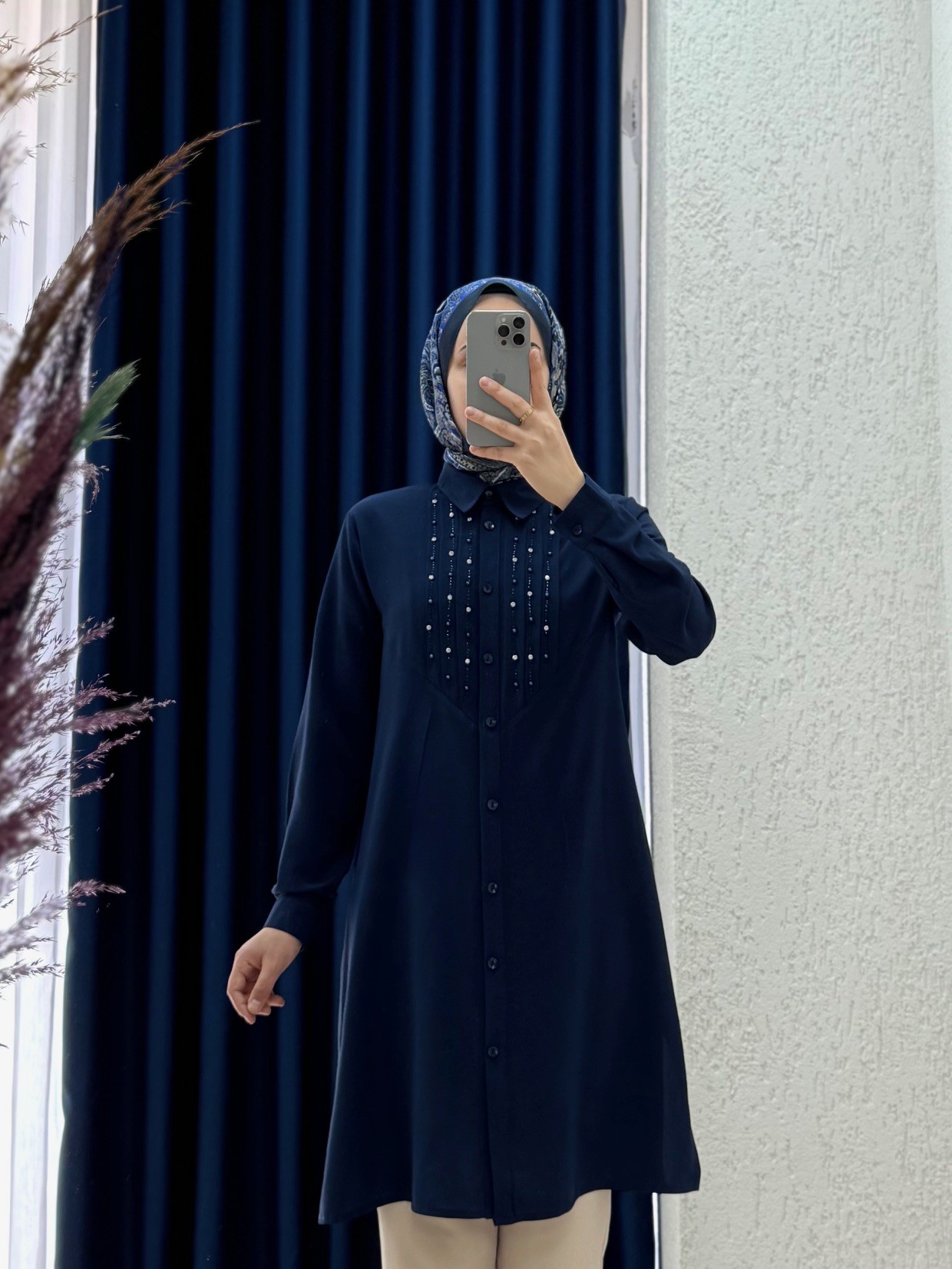 Aurora Önü Pileli Taşlı Linda Gömlek-EL1875 Lacivert