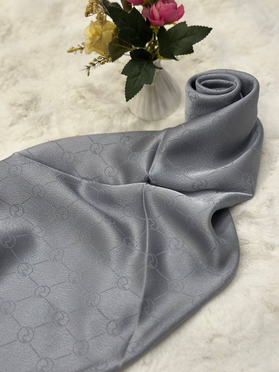 Hatice Işıltı Eşarp Gri