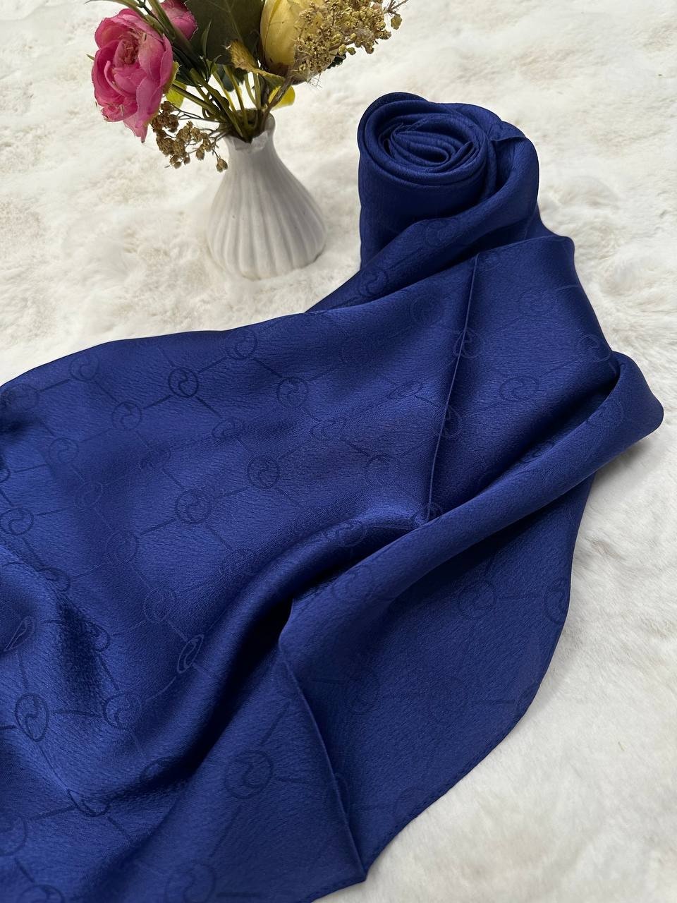 Hatice Işıltı Eşarp Saks