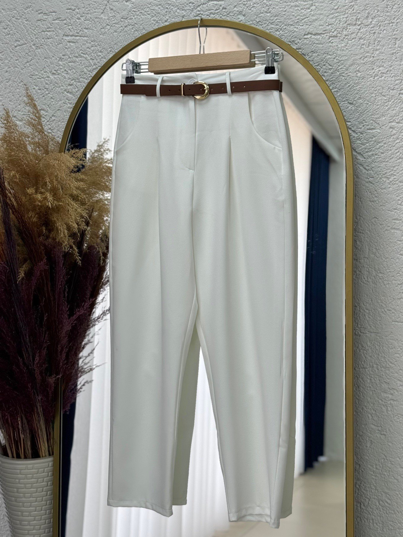 Melita Arka Kapaklı Havuç Paça Kemerli Pantolon-MT5018 Beyaz