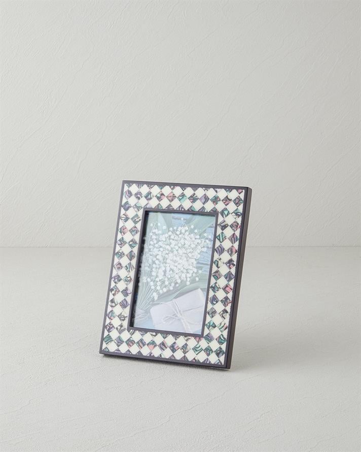 Alin Çerçeve Siyah - Beyaz