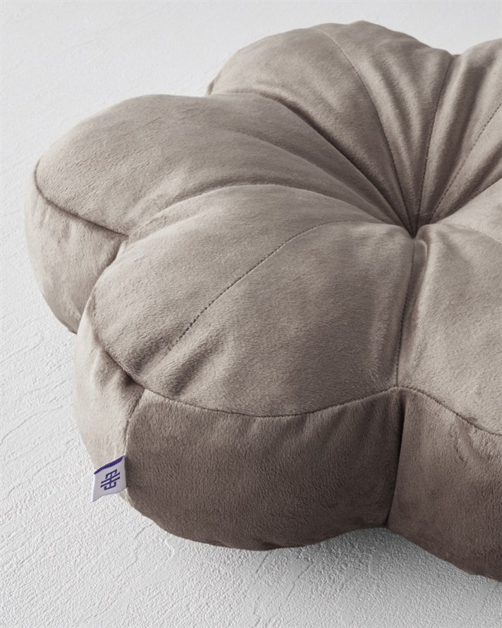 Artistic Bloom Dekoratif Kırlent 40 cm Kahverengi