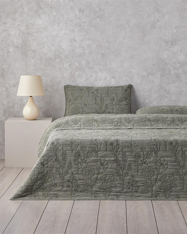 Belle Bloom Çift Kişilik Yatak Örtüsü Takımı 200x220 cm Yeşil