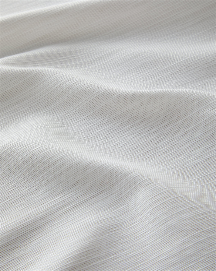 Bright Parade Polyester Masa Örtüsü 150x200 cm Beyaz - Kırmızı