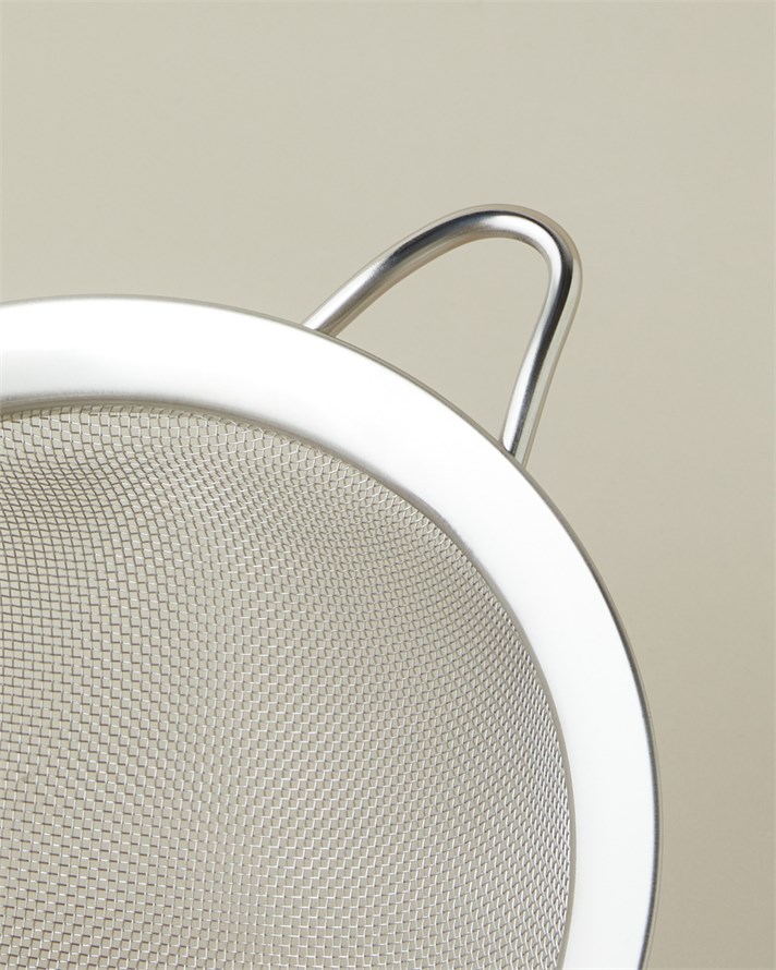 Brims Paslanmaz Çelik Süzgeç 16 cm Siyah