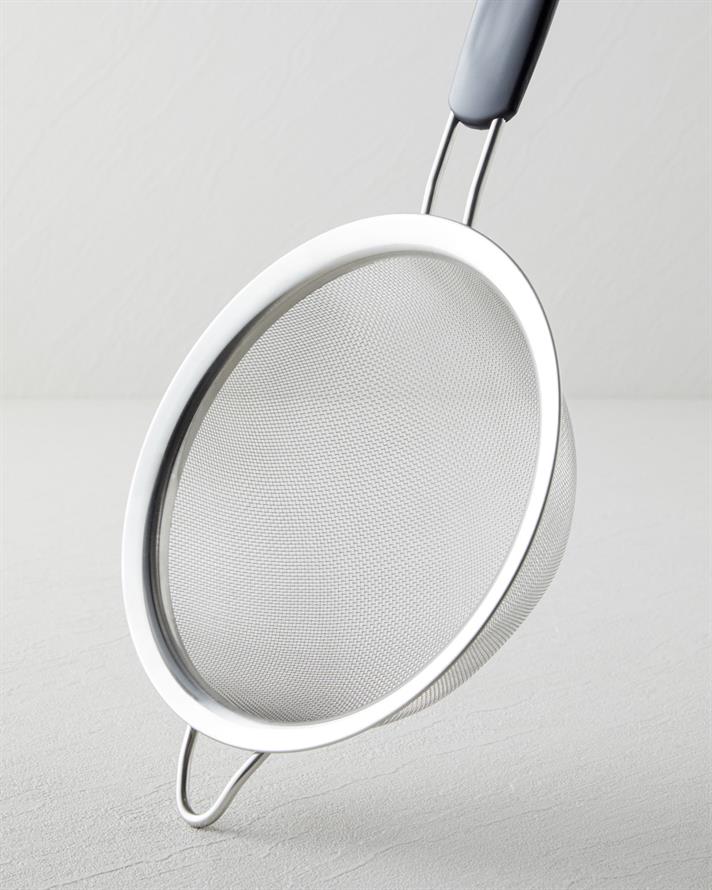 Brims Paslanmaz Çelik Süzgeç 18 cm Siyah