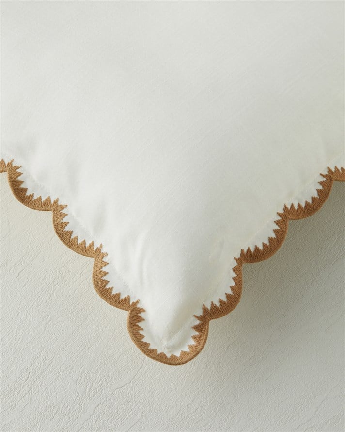 Brisa Kırlent Kılıfı 45x45 cm Bej