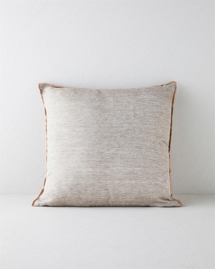 Carolie Dekoratif Kırlent 45x45 cm Bronz