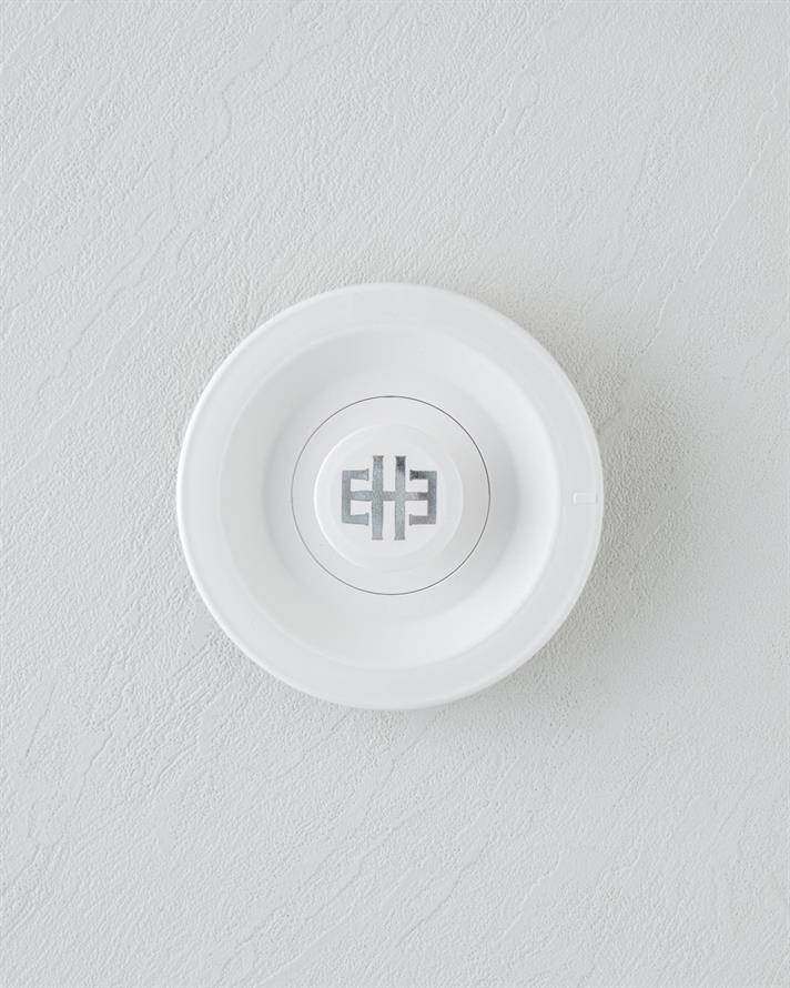 CMK DEMLİK KAPAĞI BEYAZ LOGOLU Krom