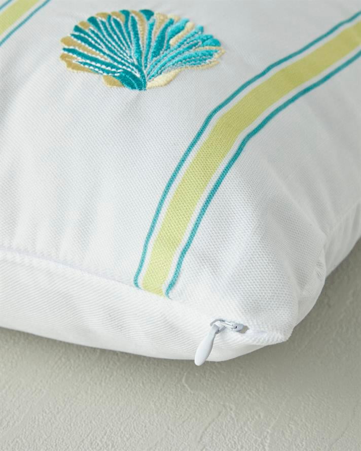 Corallium Nakışlı Kırlent Kılıfı Beyaz