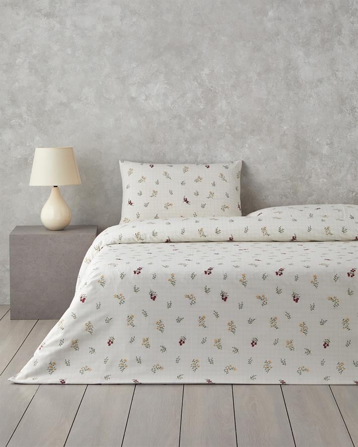 Delicate Spring Kolay Ütülenir Çift Kişilik Nevresim Takımı 200x220 cm Yeşil – Kırmızı