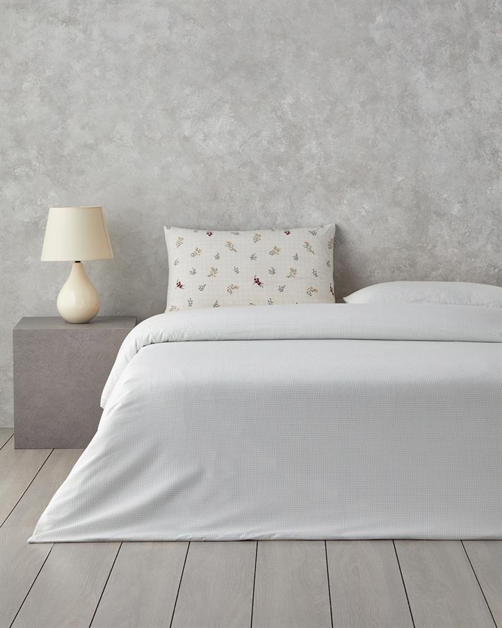 Delicate Spring Kolay Ütülenir Tek Kişilik Çarşaflı Nevresim Takımı 160x220 cm Yeşil – Kırmızı