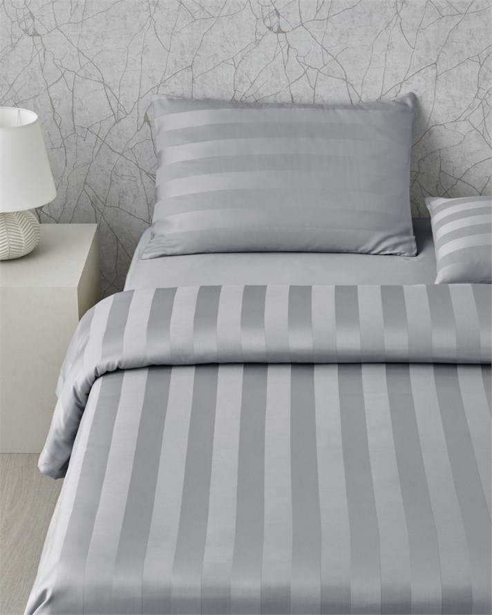 Deluxe Çizgili Pamuk Saten King Size Çarşaflı Nevresim Takımı 240x220 cm Gri